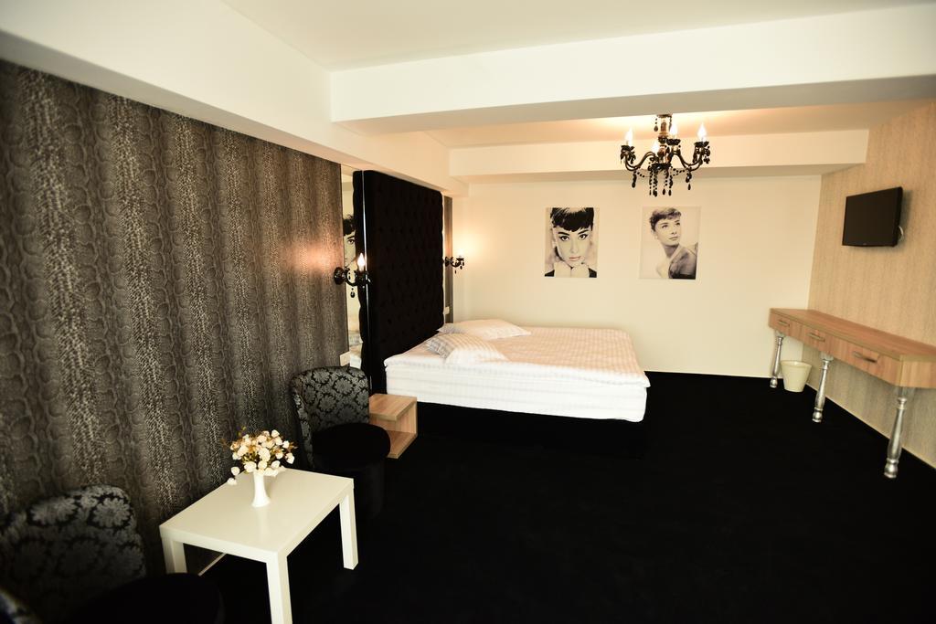 La Rocca Boutique Hotel Craiova Exterior foto